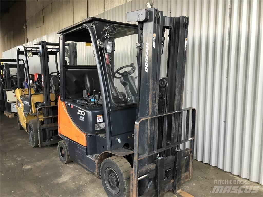 Doosan G20 SC-5 LPG trucks