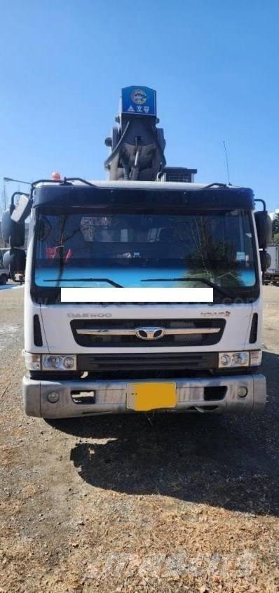 Horyong SKY450 Truck Mounted Aerial Platforms