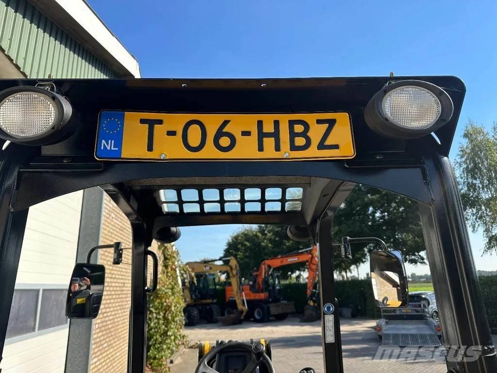 Gehl AL550 Wheel Loaders