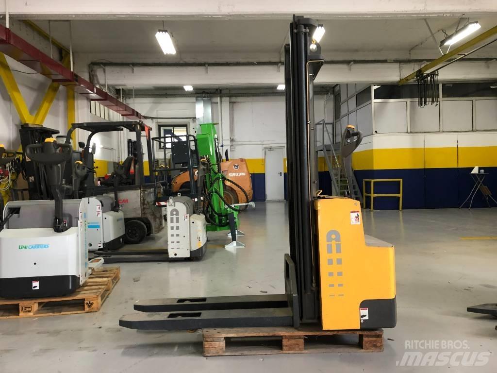 Atlet CSH 125 Self Propelled Stackers