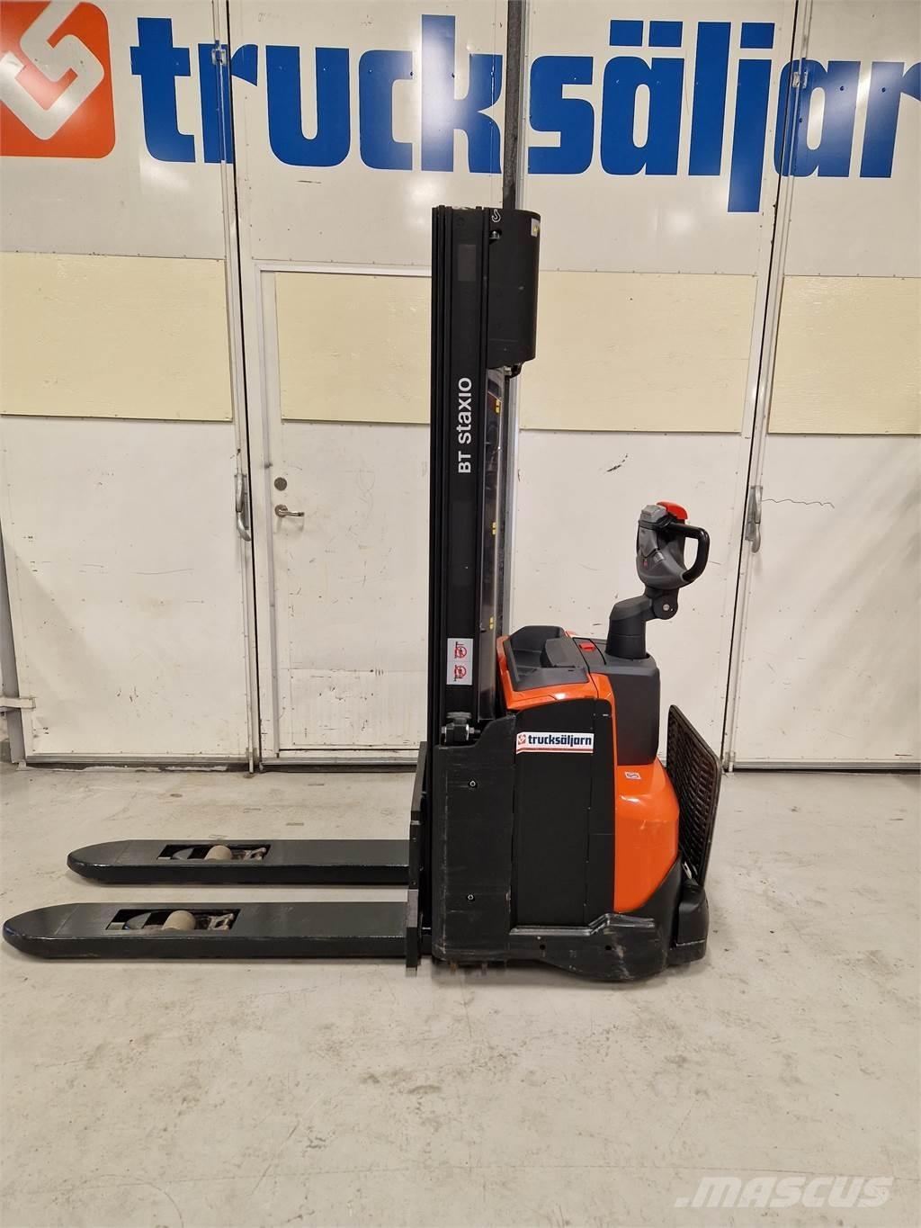 Toyota SWE120L Self Propelled Stackers