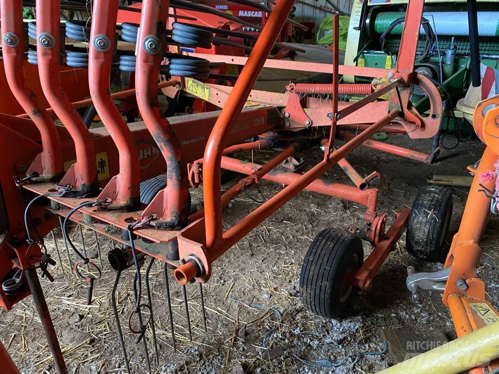 Kuhn GA3501 Swathers \ Windrowers