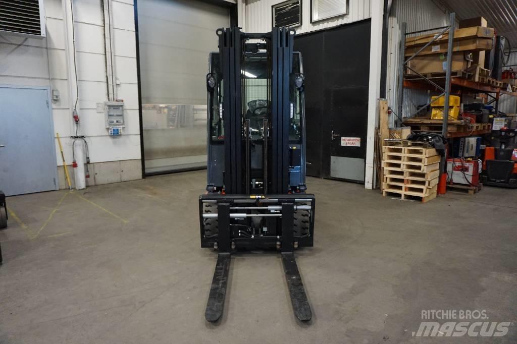 Toyota 8FBMT35 Electric Forklifts