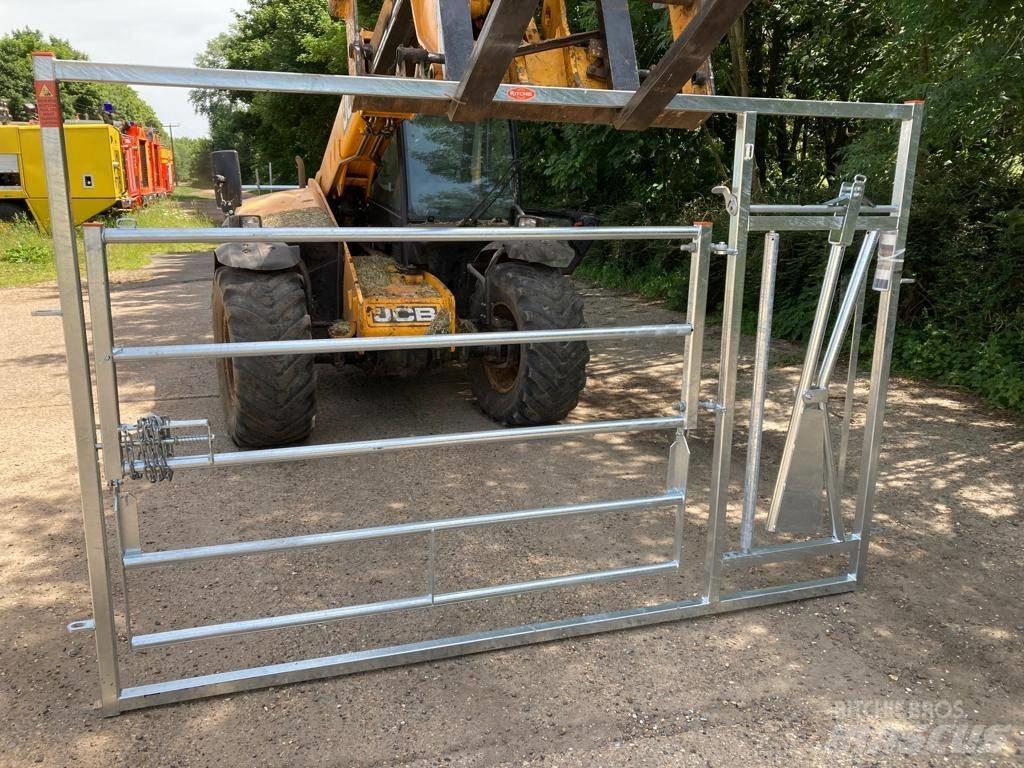 Ritchie Calving Gate Farm Equipment - Others