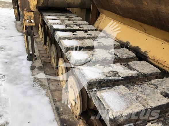 CAT AP-1050 Asphalt pavers