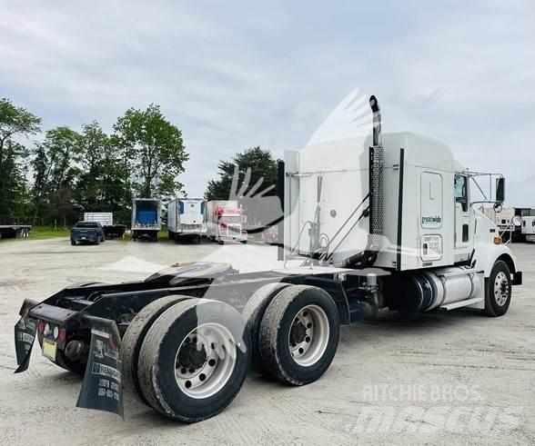 Kenworth T800 Conventional Trucks / Tractor Trucks