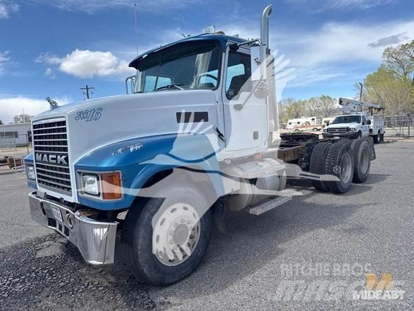 Mack CH613 Conventional Trucks / Tractor Trucks