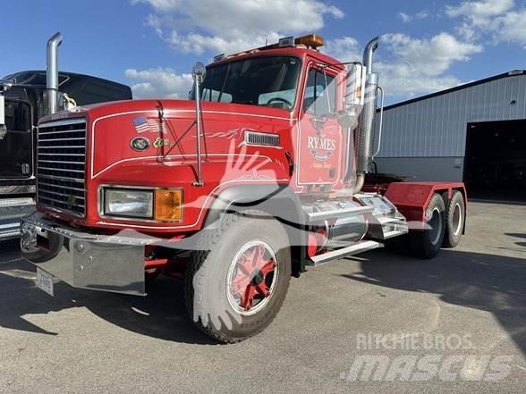 Mack CL753 Conventional Trucks / Tractor Trucks