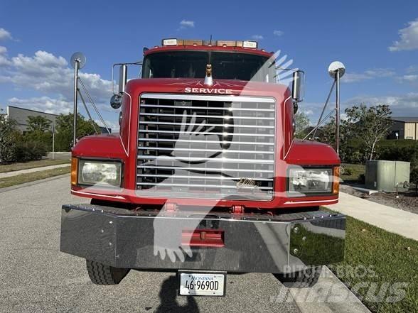 Mack CL753 Conventional Trucks / Tractor Trucks