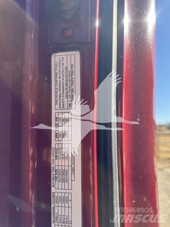 Peterbilt 367 Conventional Trucks / Tractor Trucks