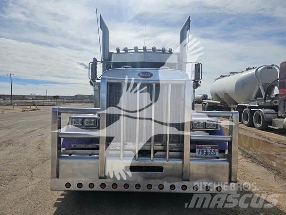 Peterbilt 379 Conventional Trucks / Tractor Trucks
