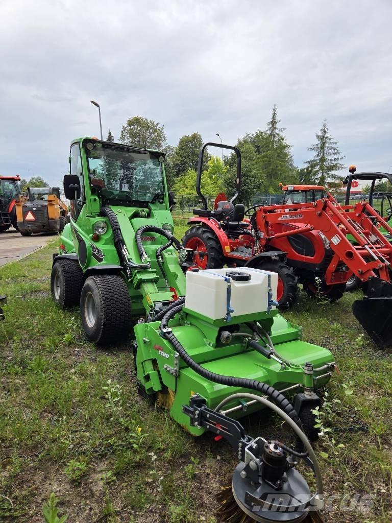 Avant 528 Multi purpose loaders