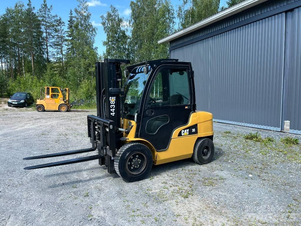 CAT DP 30 N Diesel Forklifts