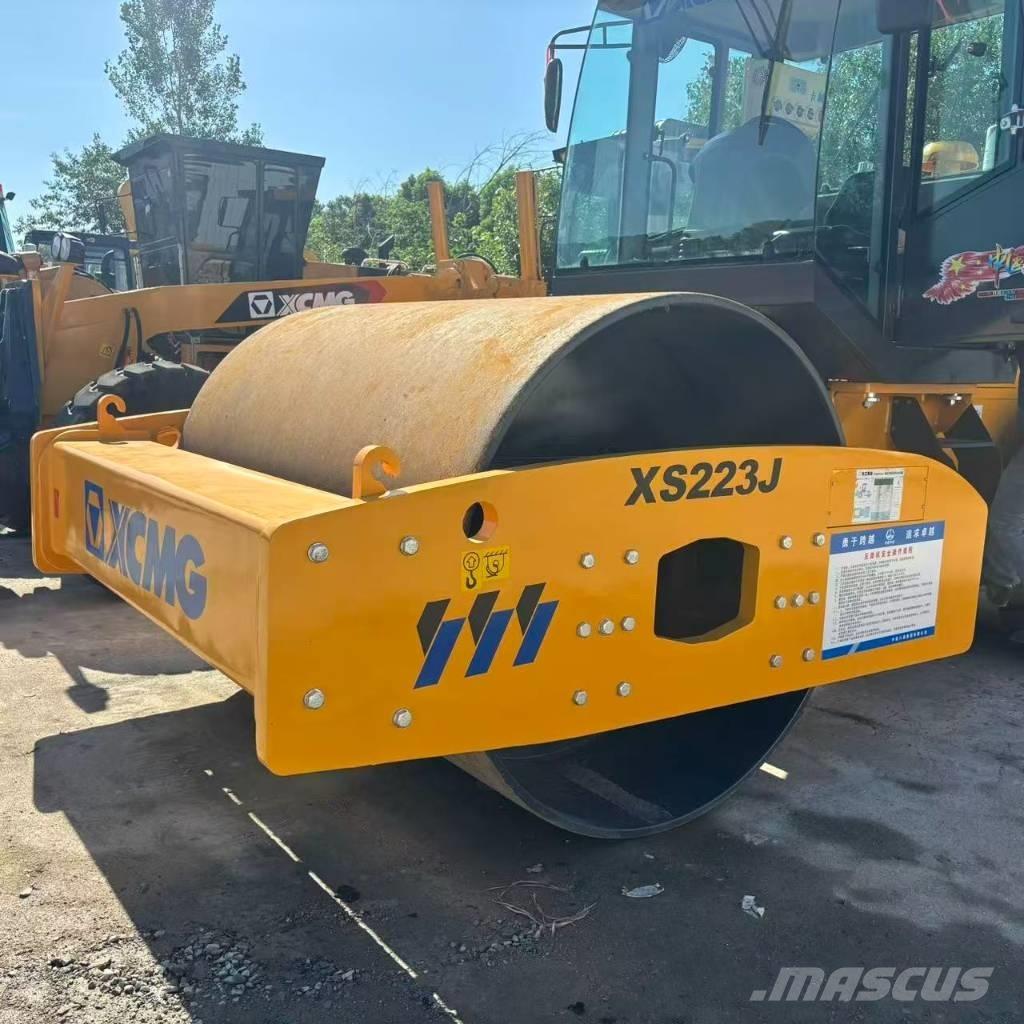 XCMG XS223J Single drum rollers
