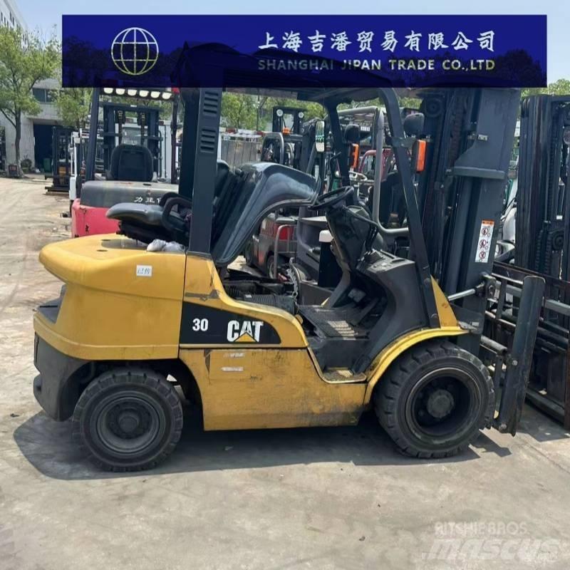 CAT DP 35 N Diesel Forklifts