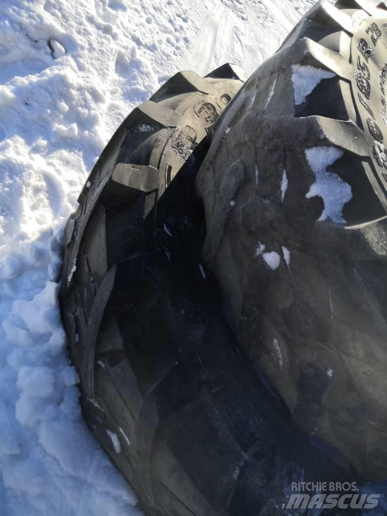 Pirelli 420/85R28 Tires, wheels and rims