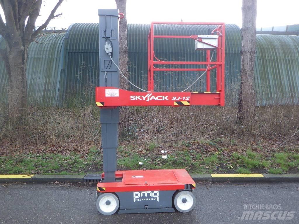 SkyJack SJ12 Vertical mast lifts
