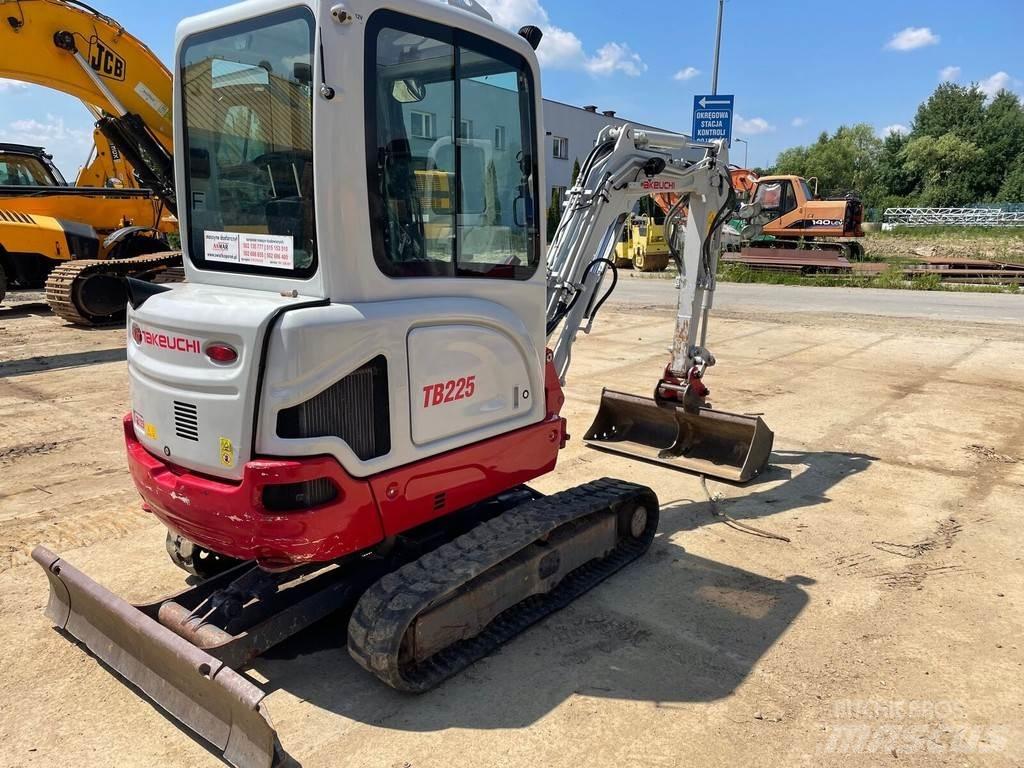 Takeuchi TB225 Mini Excavators <7t (Mini Diggers)