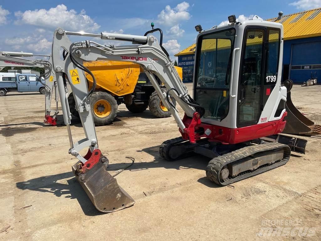 Takeuchi TB225 Mini Excavators <7t (Mini Diggers)