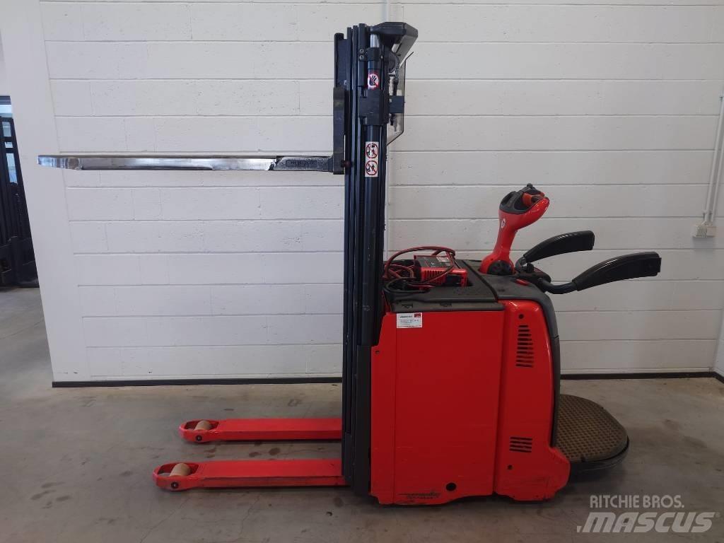Linde L 12 AP Self Propelled Stackers