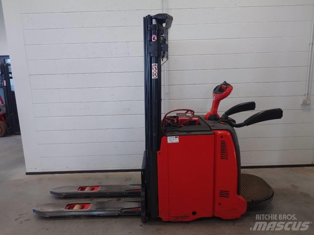 Linde L 12 AP Self Propelled Stackers