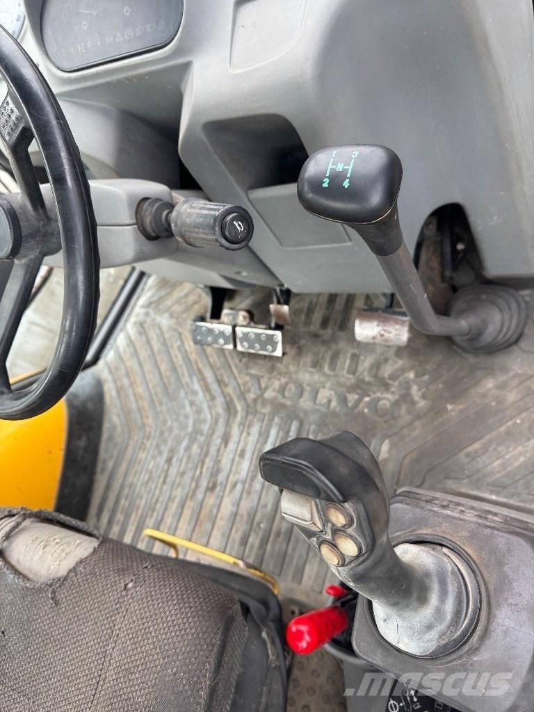Volvo BL 71 Backhoe Loaders