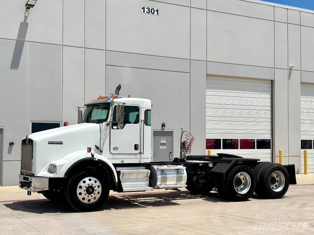 Kenworth T 800 Conventional Trucks / Tractor Trucks