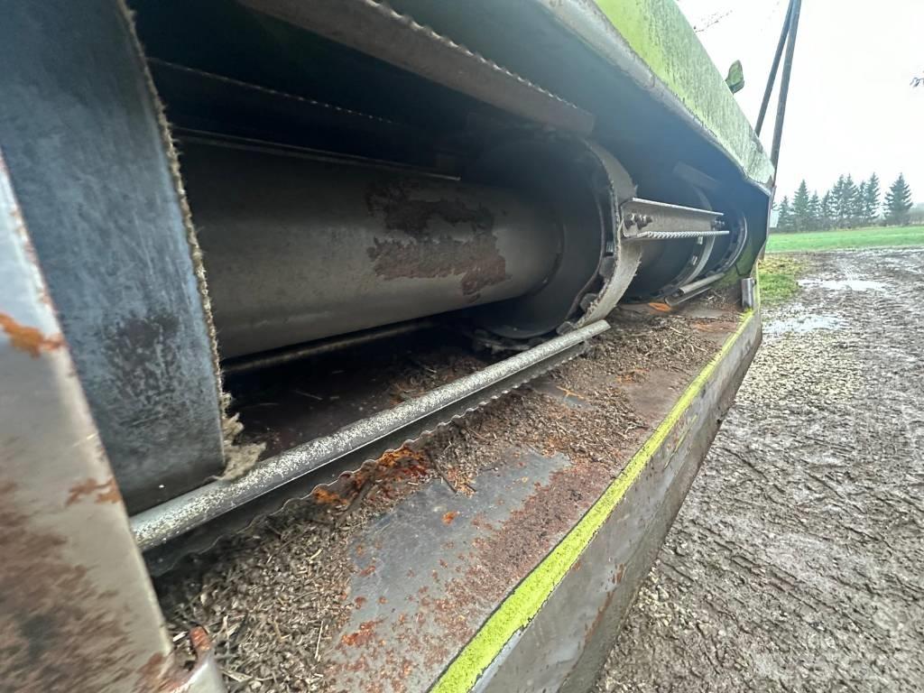 CLAAS Lexion 670 Combine Harvesters