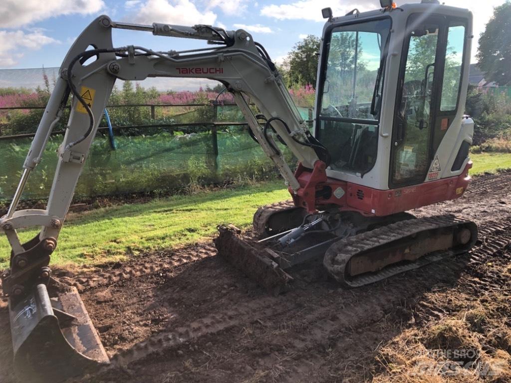 Takeuchi TB 225 Mini Excavators <7t (Mini Diggers)
