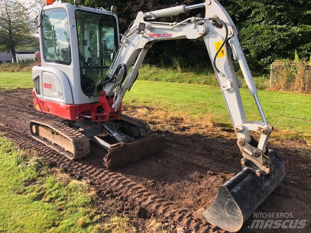 Takeuchi TB 225 Mini Excavators <7t (Mini Diggers)