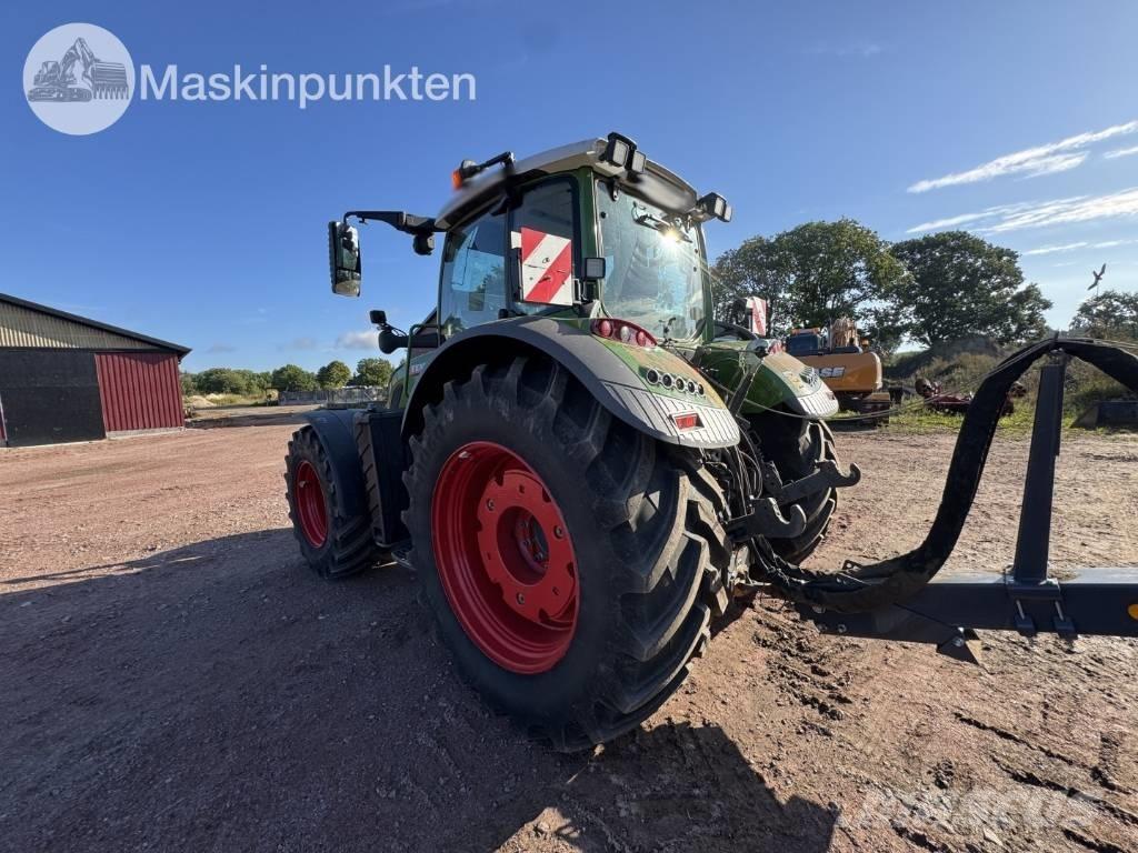 Fendt 724 Vario Tractors