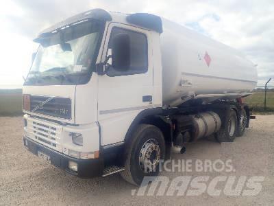 Volvo FM 7 6X2 Tanker trucks