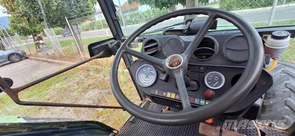 Deutz-Fahr 1070S Tractors