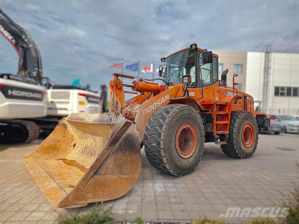 Doosan DL 300 Wheel Loaders