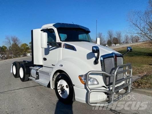 Kenworth T 680 Conventional Trucks / Tractor Trucks