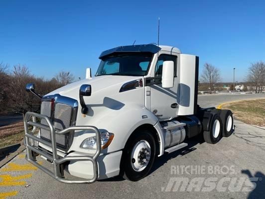 Kenworth T 680 Conventional Trucks / Tractor Trucks