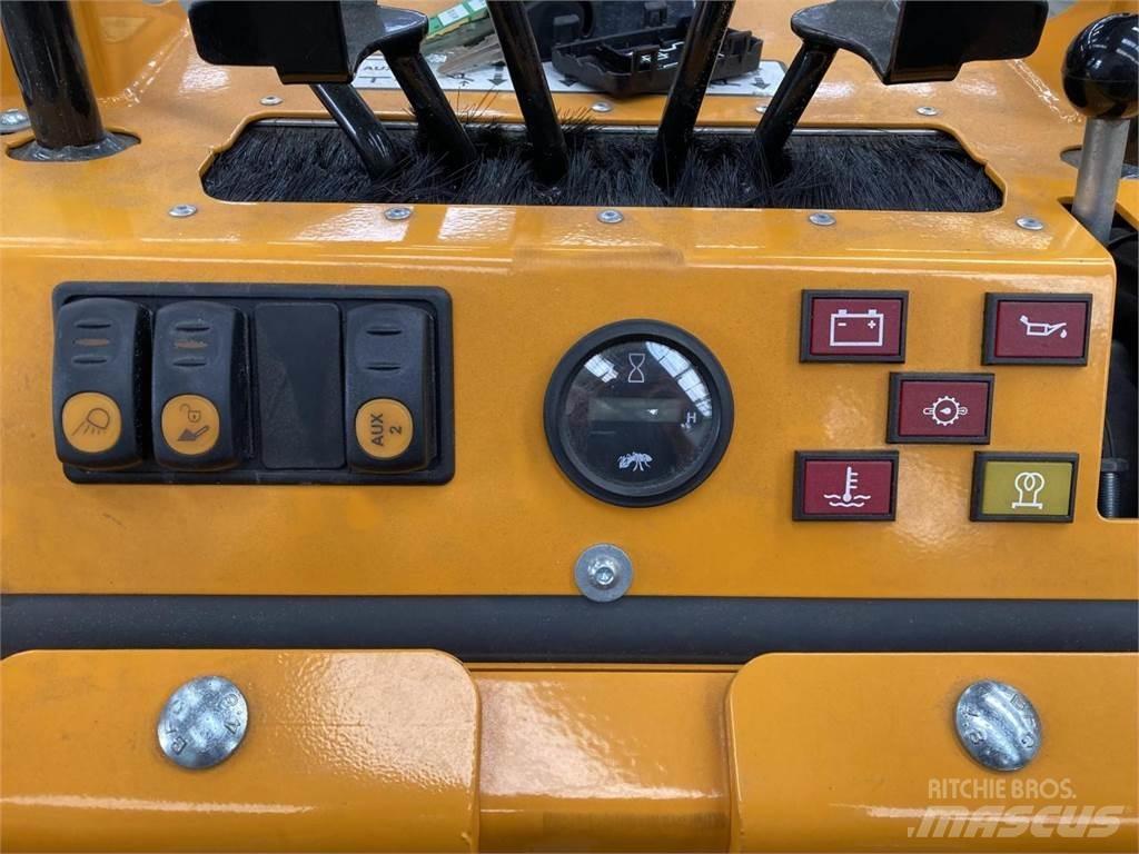 GiANT SK 252D Mini Loader