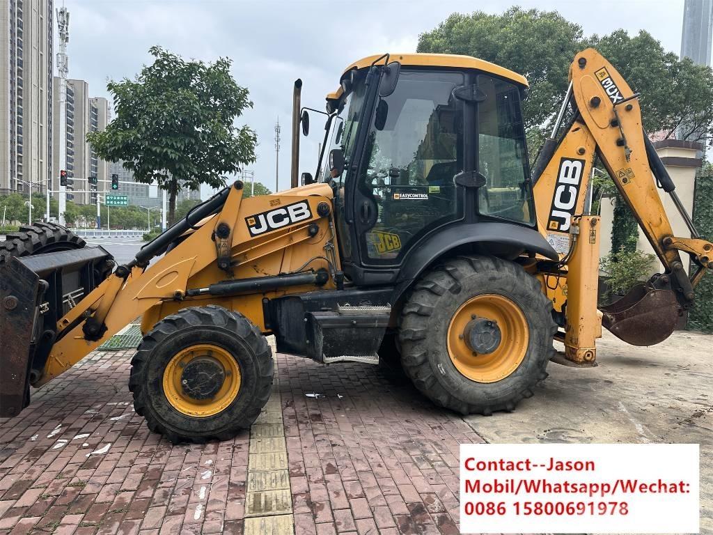 JCB 3 CX 4 T Backhoe Loaders