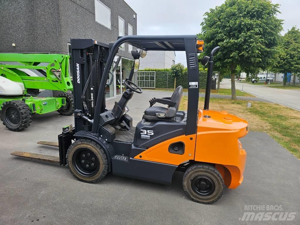Doosan D 35 S-7 Diesel Forklifts