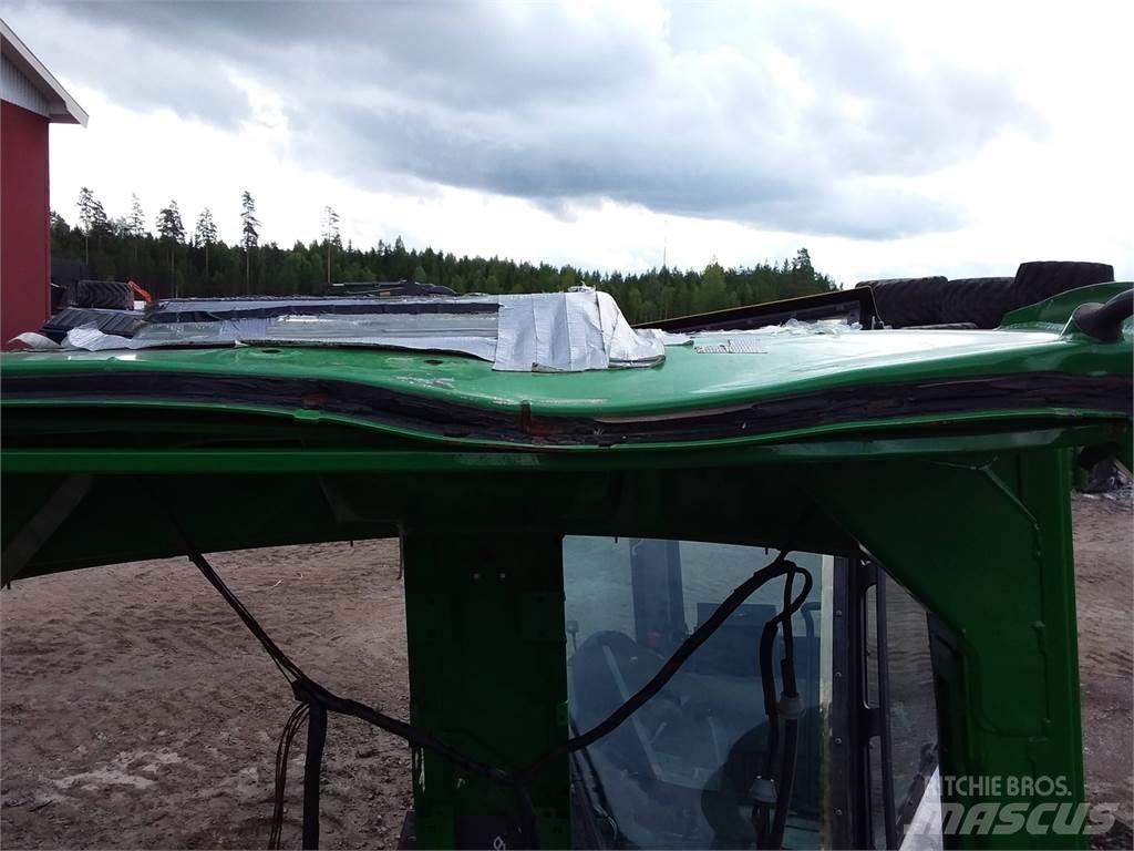 John Deere E/G Cabins and interior