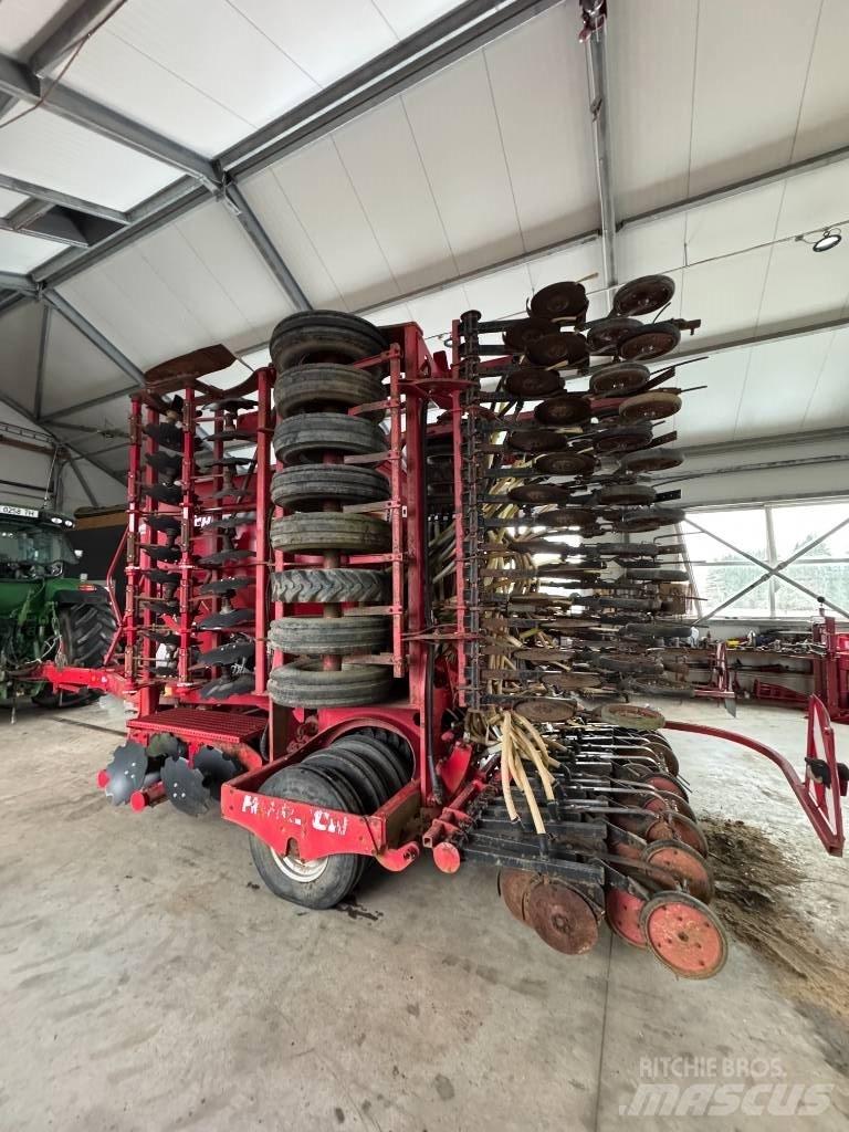 Horsch Pronto 8 DC Farm Drills