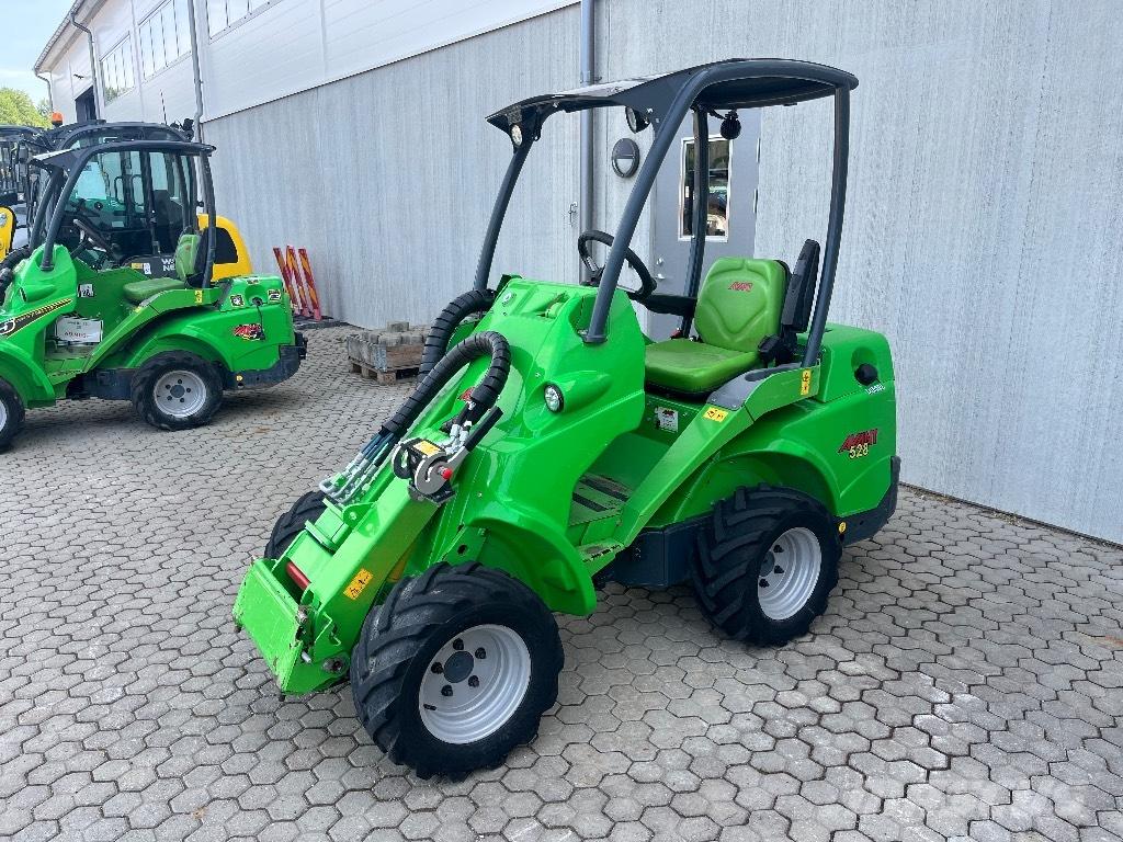 Avant 528 Multi purpose loaders