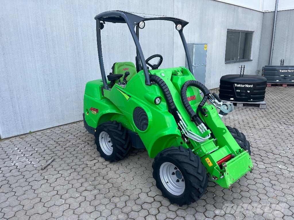Avant 528 Multi purpose loaders