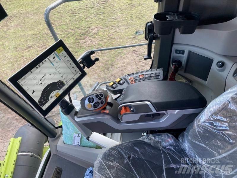 CLAAS TRION 660 Combine Harvesters