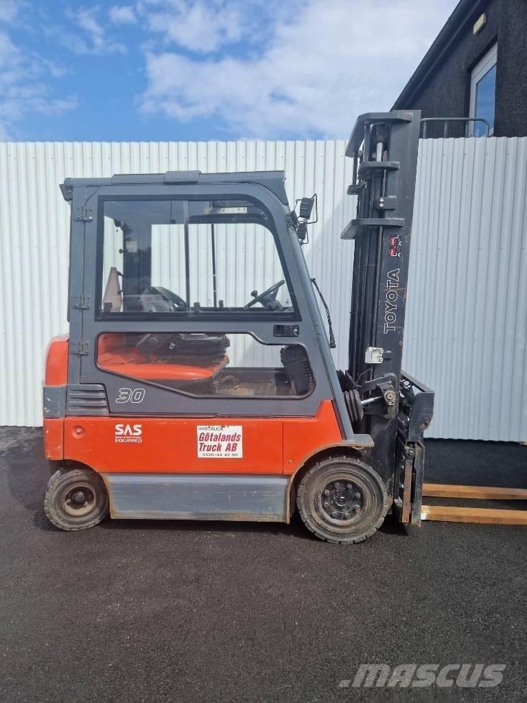 Toyota 7 FBMF 30 Electric Forklifts
