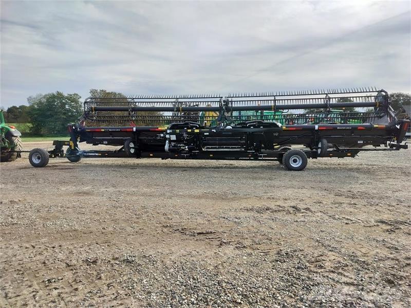 MacDon FD 140 Combine Attachments