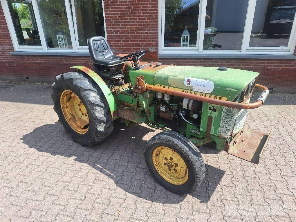 John Deere 1020 Tractors