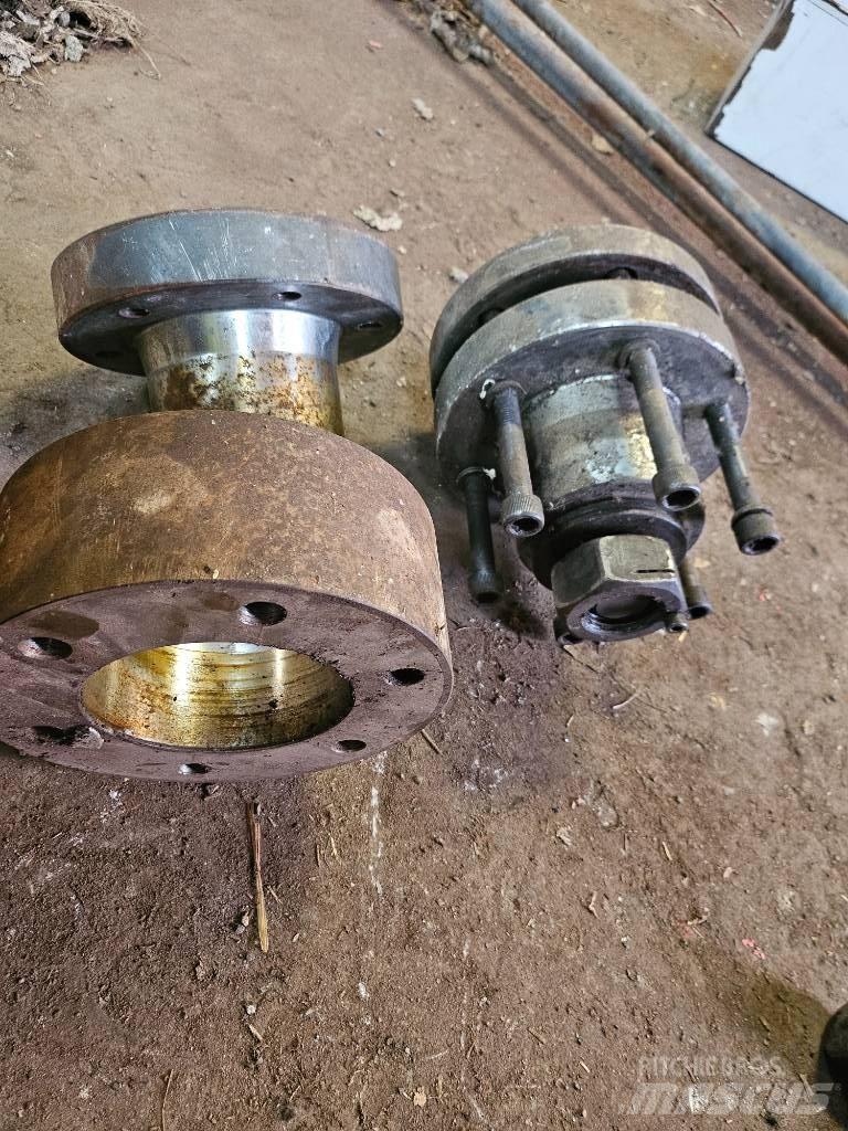  Ukjent 2000 Harvester Heads