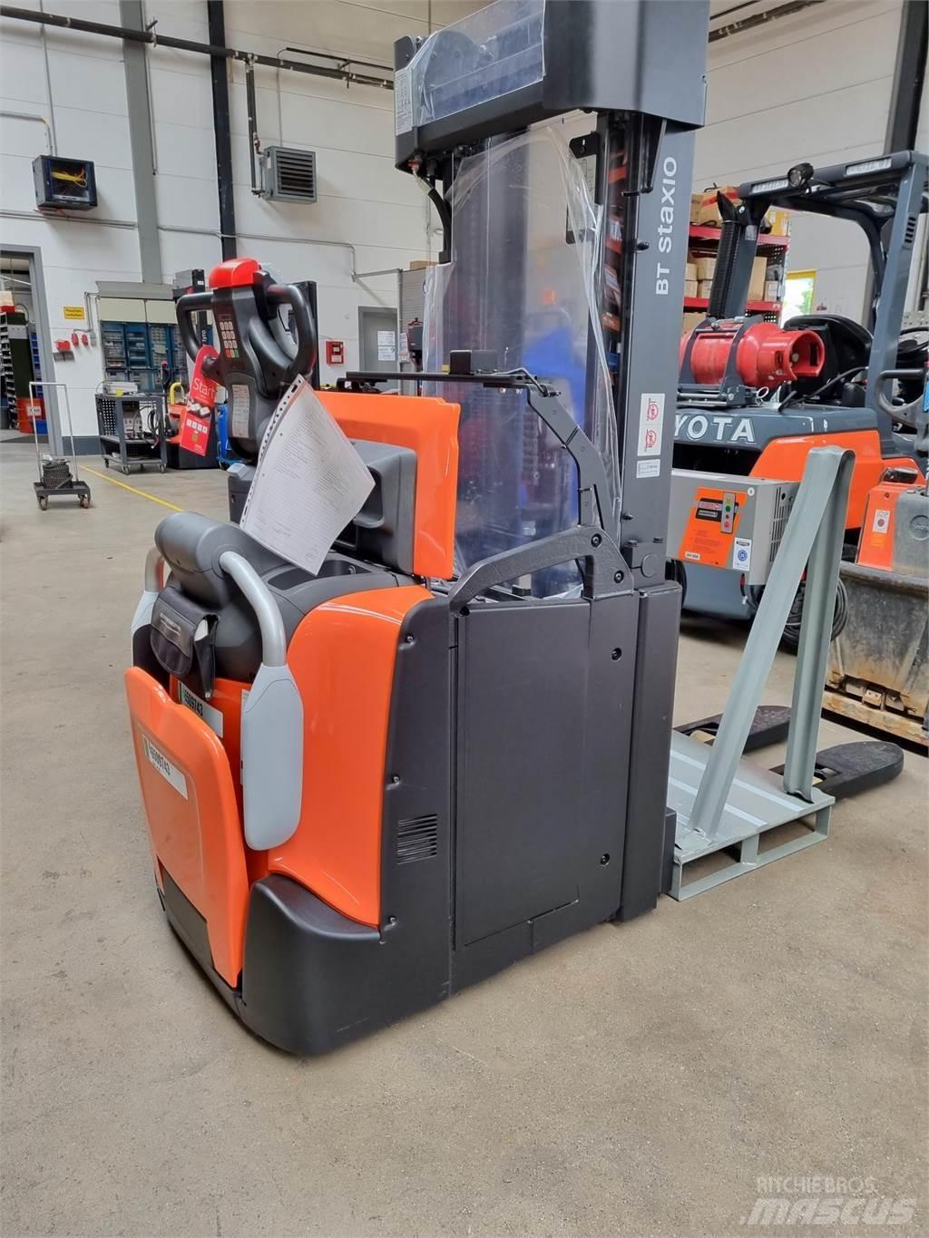 Toyota BT SPE160L Pedestrian stacker