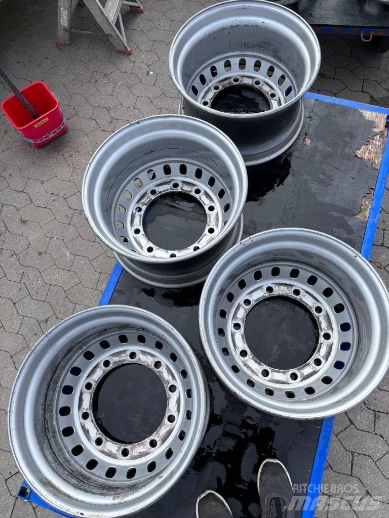 Scania P Tires, wheels and rims